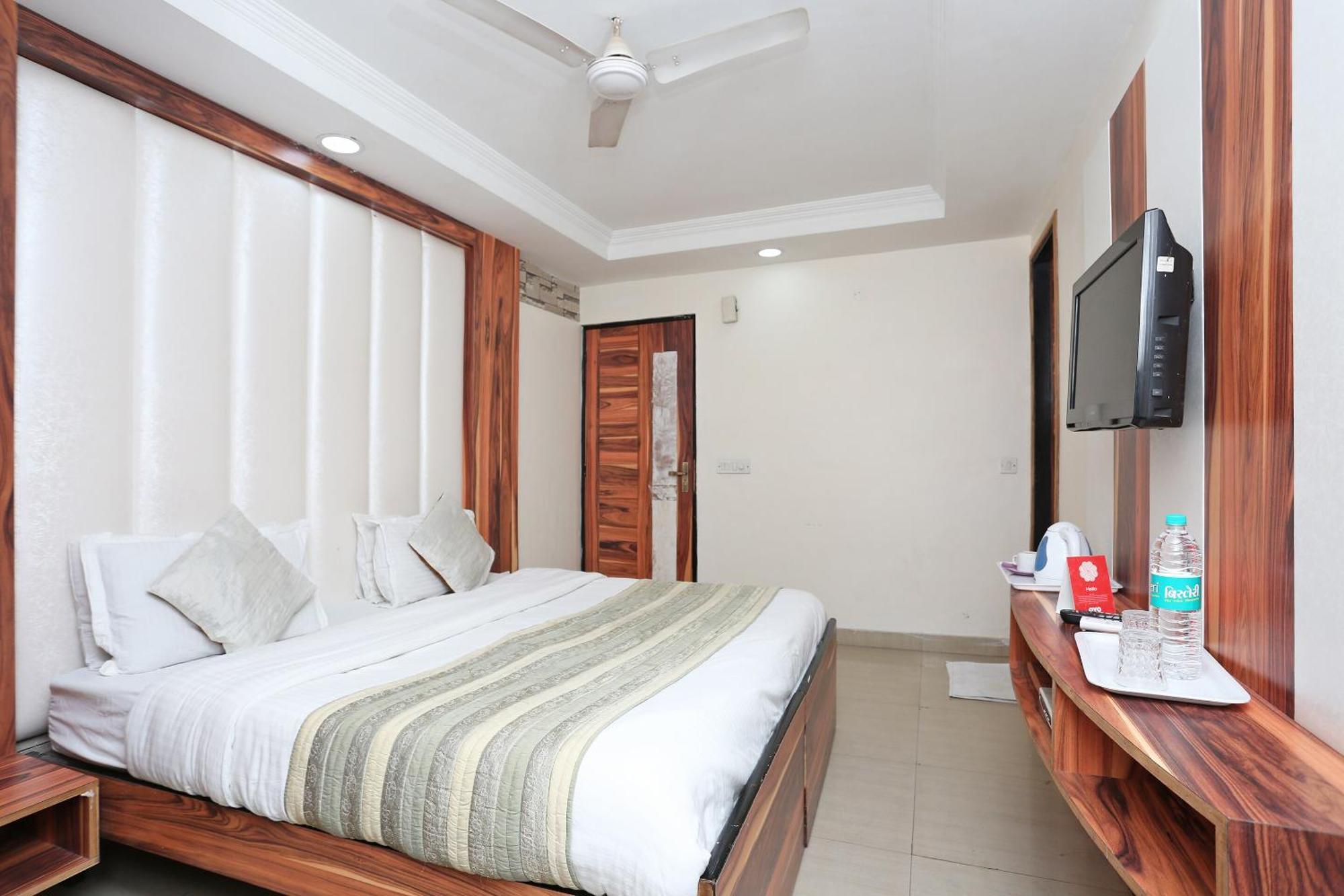 Oyo Flagship Hotel F Five New Delhi Eksteriør billede