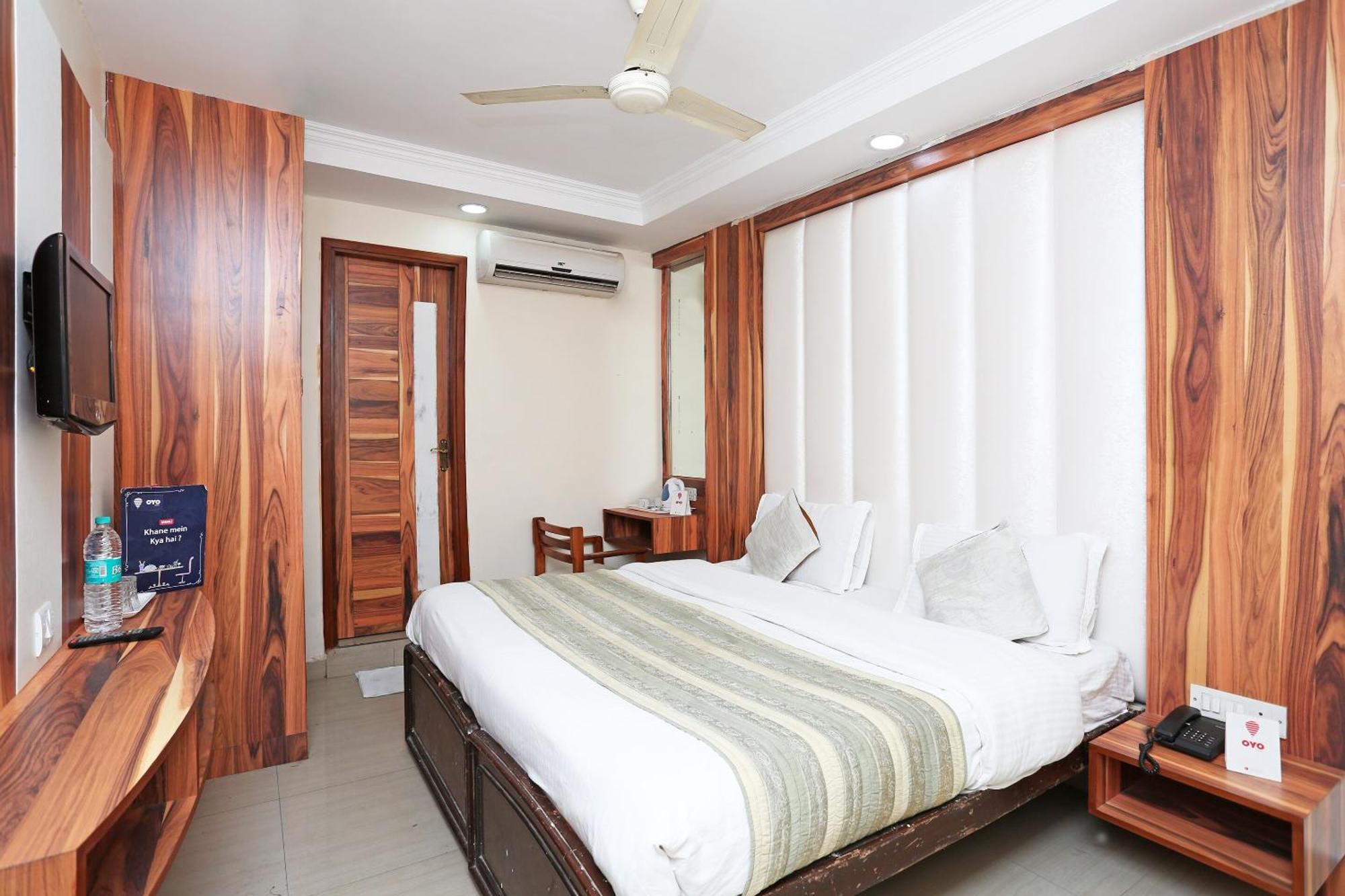 Oyo Flagship Hotel F Five New Delhi Eksteriør billede