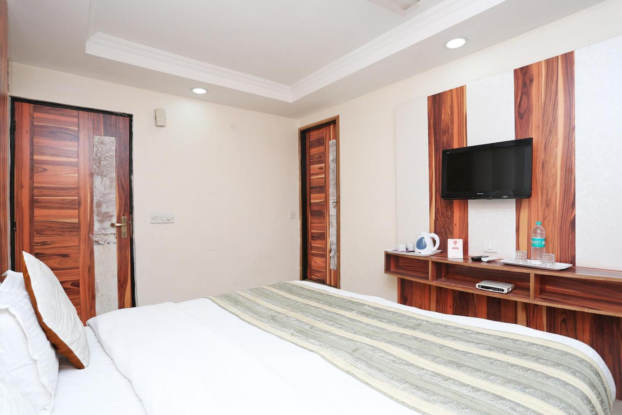 Oyo Flagship Hotel F Five New Delhi Eksteriør billede