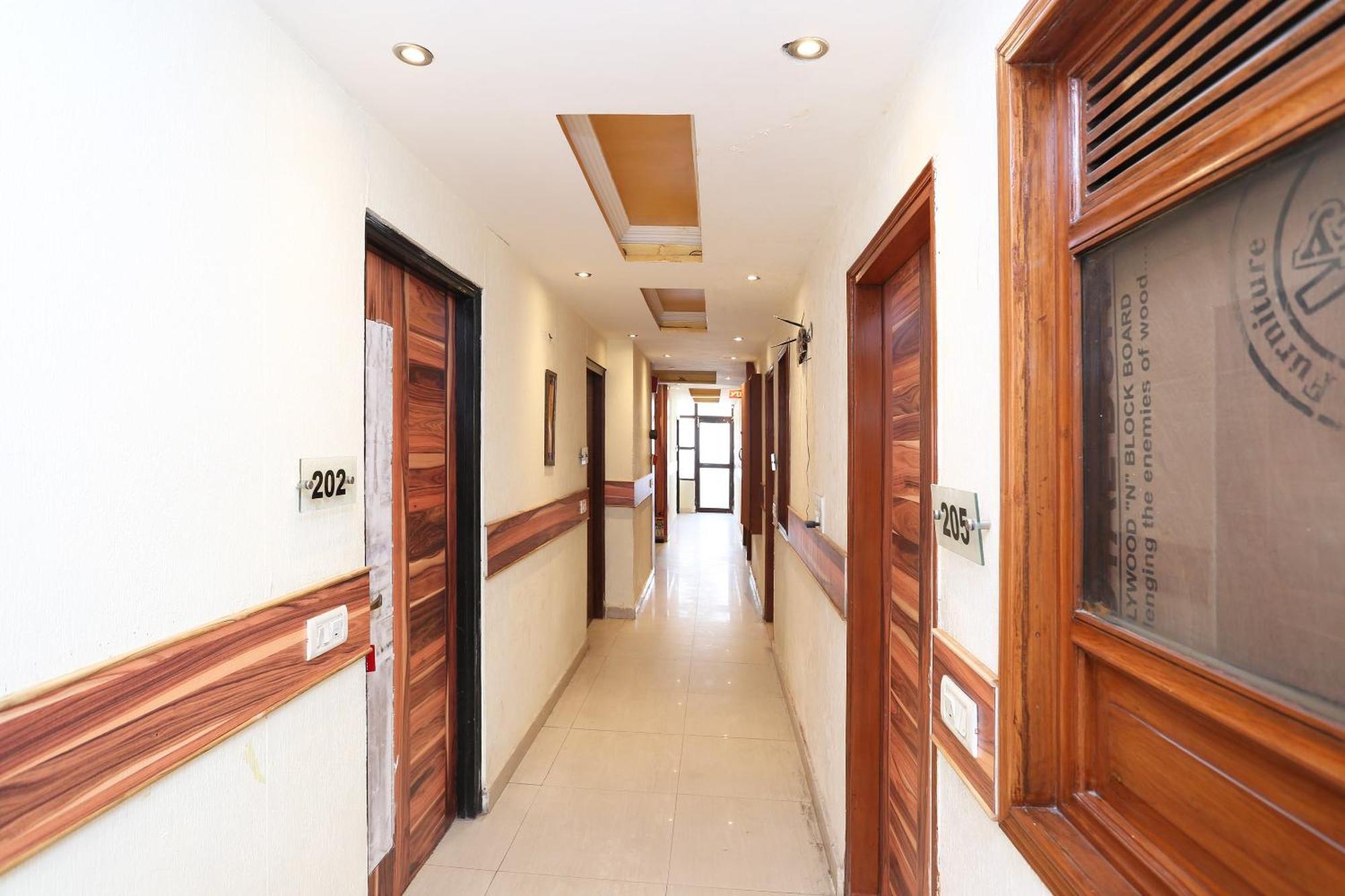 Oyo Flagship Hotel F Five New Delhi Eksteriør billede