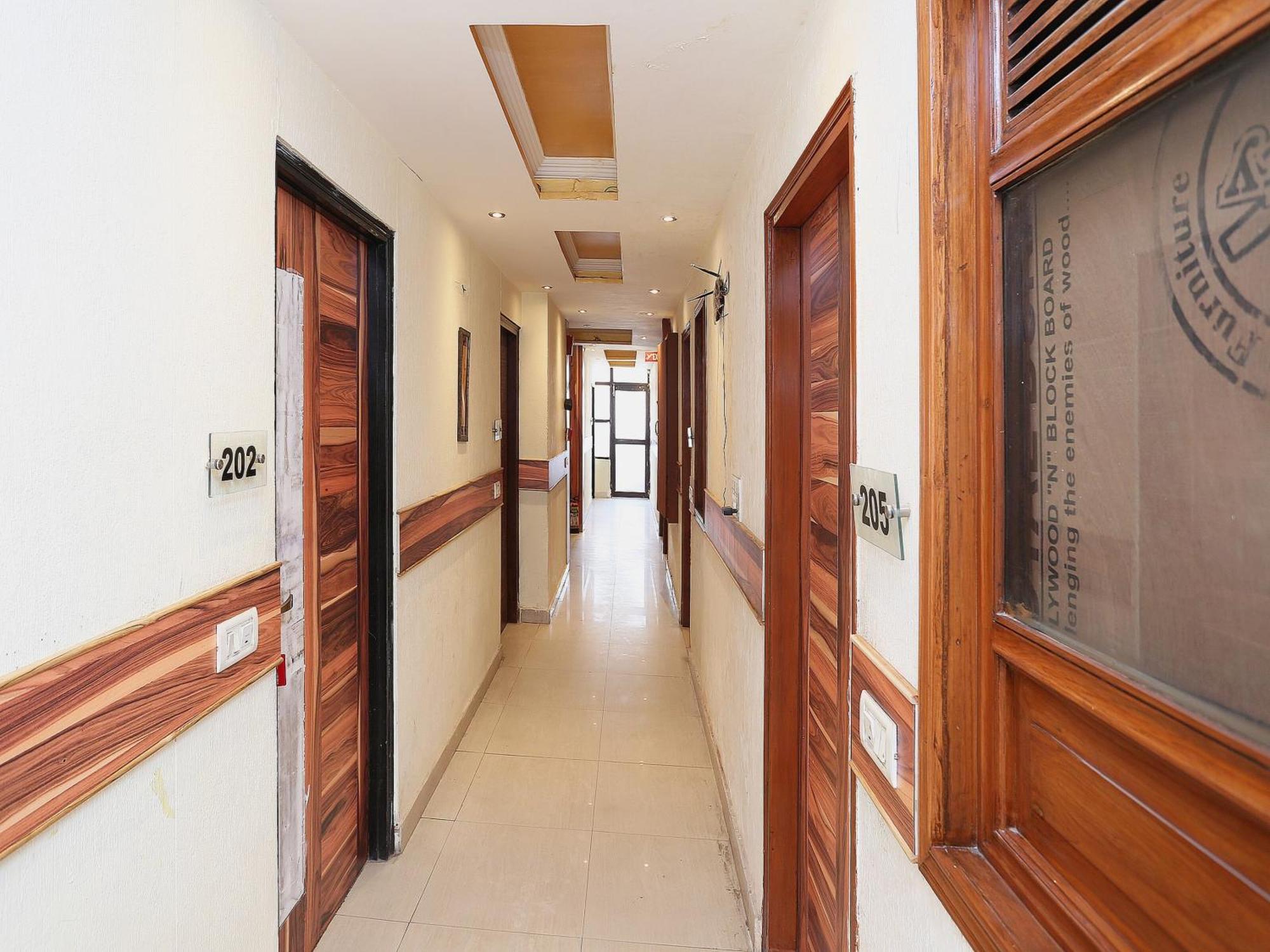 Oyo Flagship Hotel F Five New Delhi Eksteriør billede