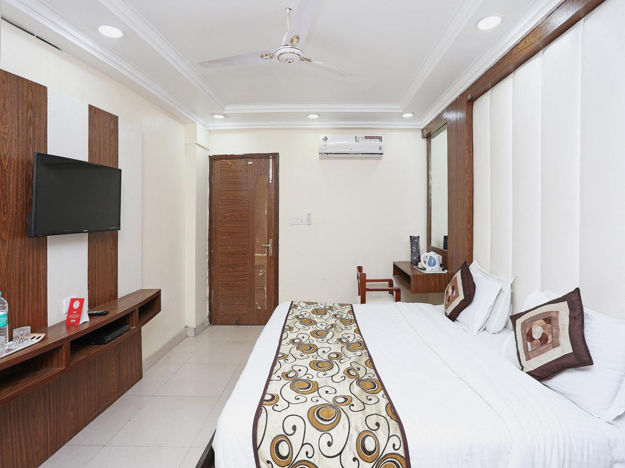 Oyo Flagship Hotel F Five New Delhi Eksteriør billede