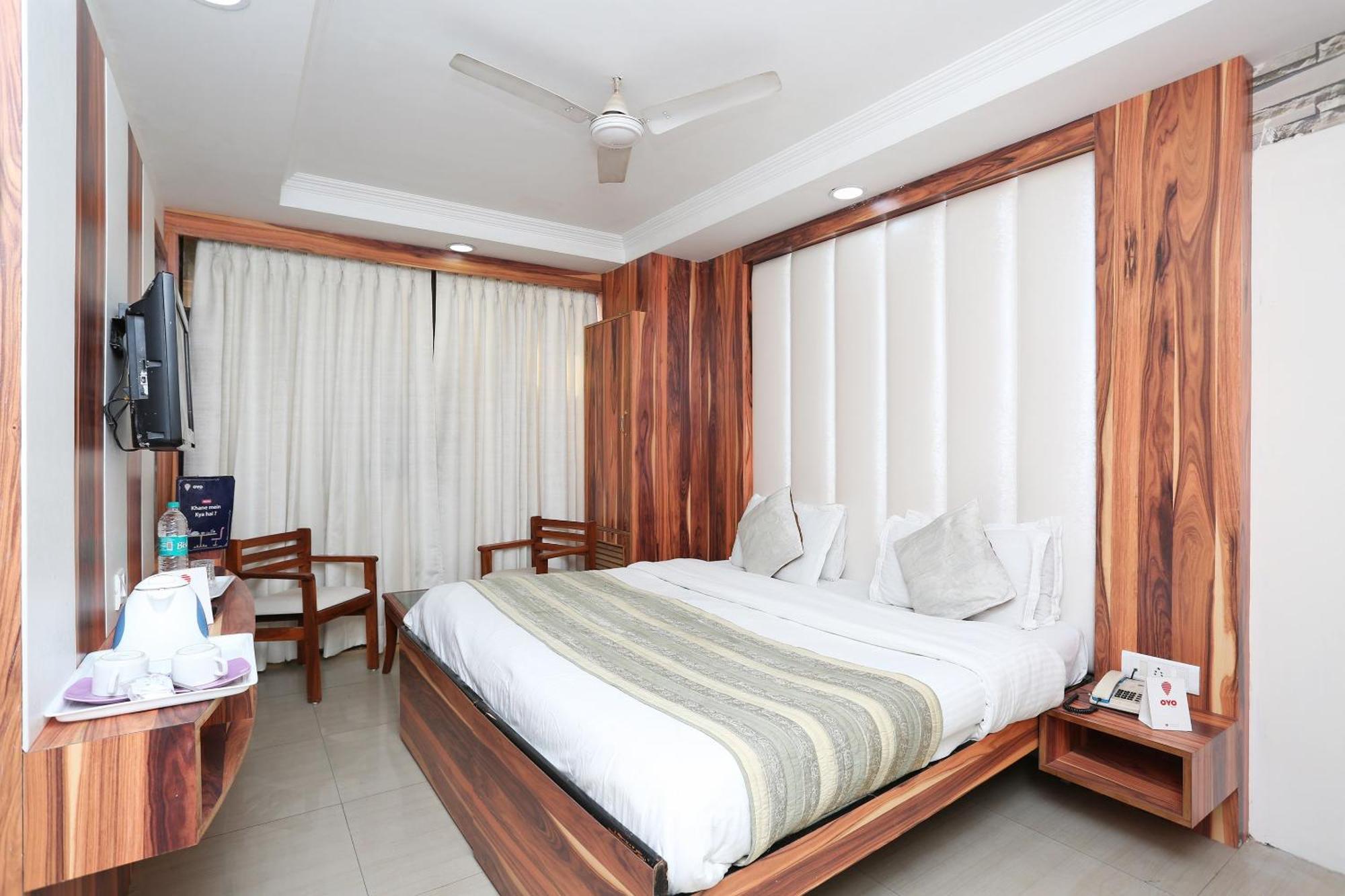 Oyo Flagship Hotel F Five New Delhi Eksteriør billede